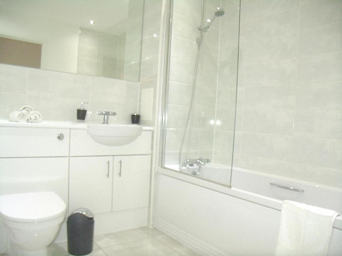New Central Woking 1 And 2 Bedroom Apartments With Free Gym, Close To Train Station Exterior foto