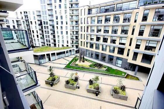 New Central Woking 1 And 2 Bedroom Apartments With Free Gym, Close To Train Station Exterior foto