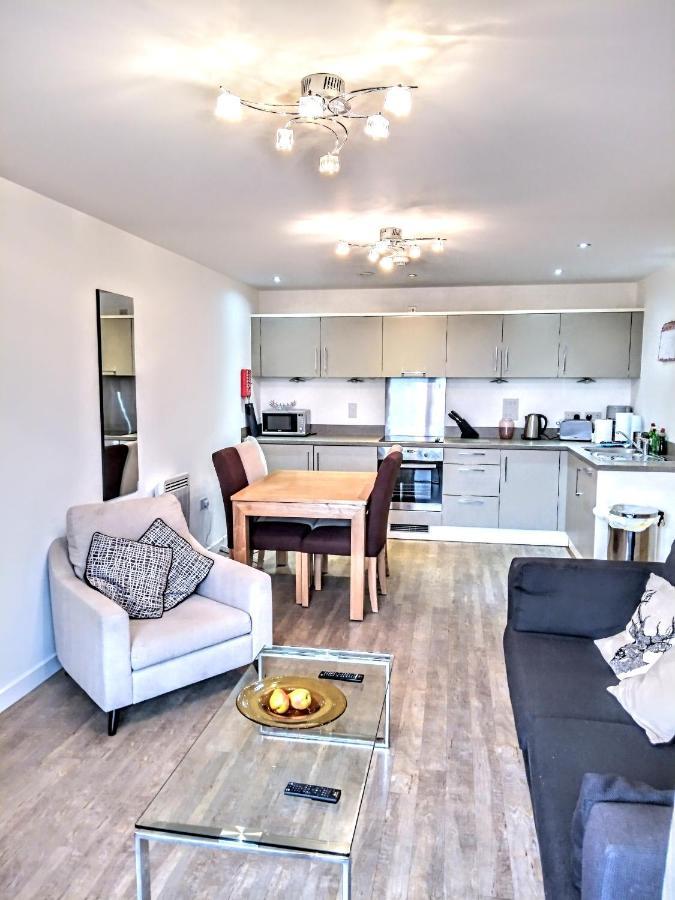 New Central Woking 1 And 2 Bedroom Apartments With Free Gym, Close To Train Station Exterior foto