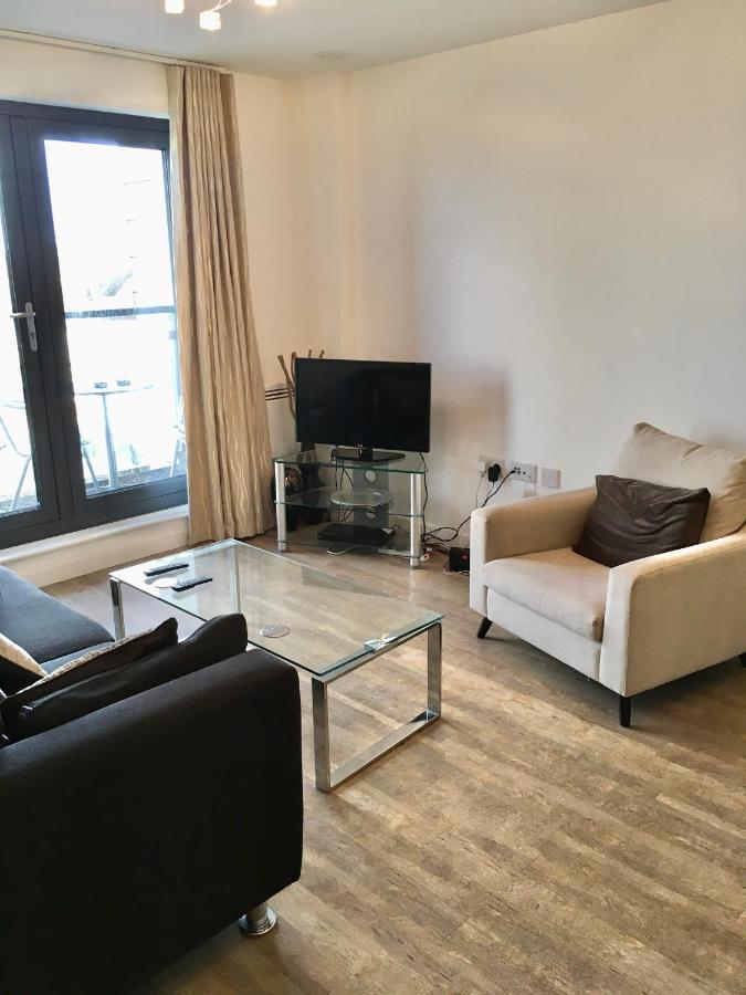 New Central Woking 1 And 2 Bedroom Apartments With Free Gym, Close To Train Station Exterior foto